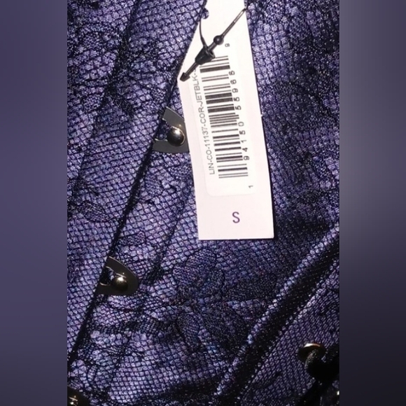 Gorgeous Corset w/attached Garters - Picture 6 of 8